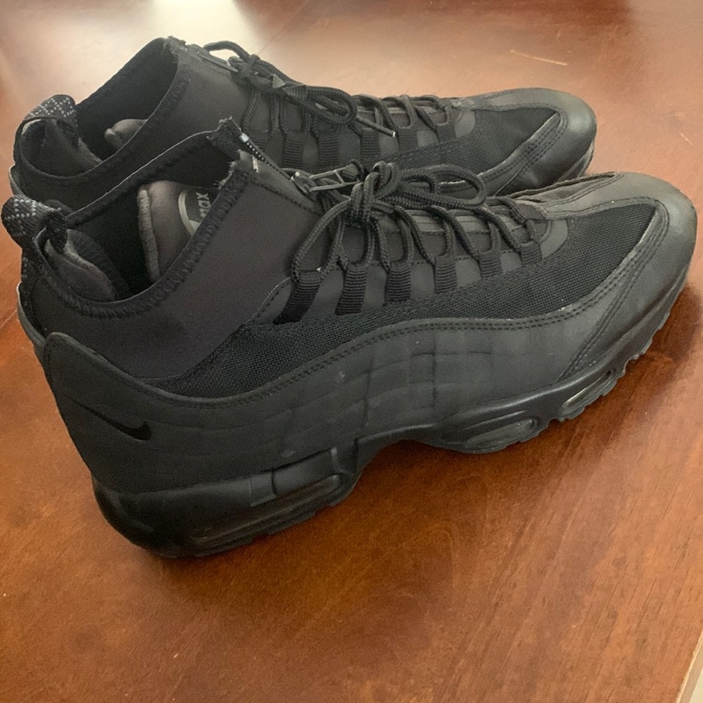 Nike Air Max Sneakerboot Triple Black size 10.5
